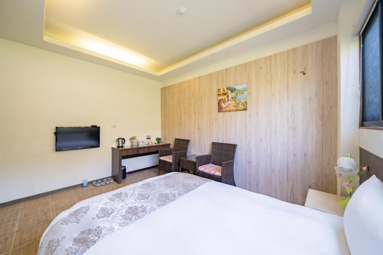 Hua Mu Xing Jing B&B 런아이 외부 사진